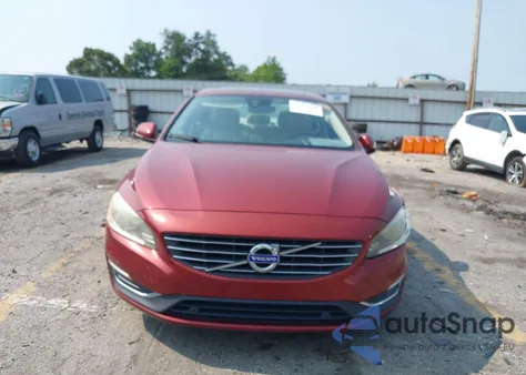 2016 Volvo S60 T5 Drive-E Premier z USA, uszkodzony, nr VIN YV126MFK4G1396231